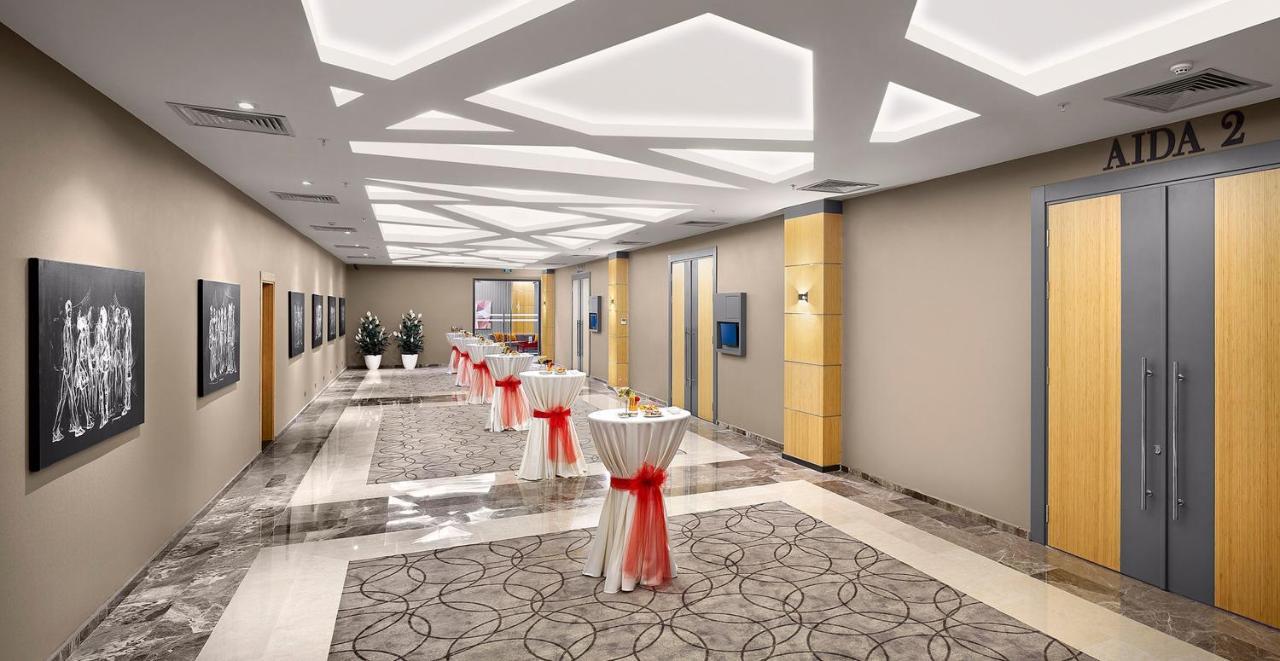 Ramada Plaza By Wyndham Eskişehir Exterior foto