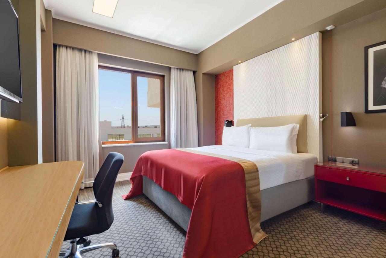 Ramada Plaza By Wyndham Eskişehir Exterior foto